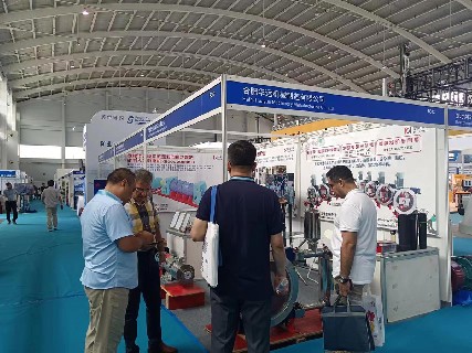 合肥華運(yùn)機(jī)械參加沈陽礦業(yè)展覽會(huì)現(xiàn)場